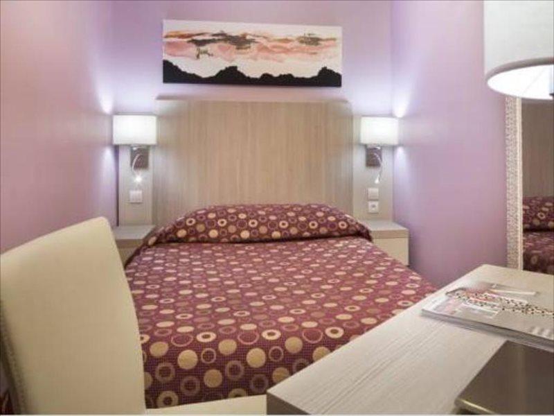 Hotel De Nevers Lourdes Zewnętrze zdjęcie